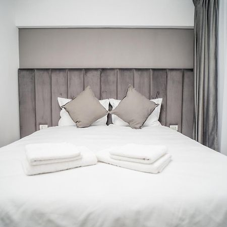 Top Location - Contemporary Parliament View - 2Br Bukares Bagian luar foto