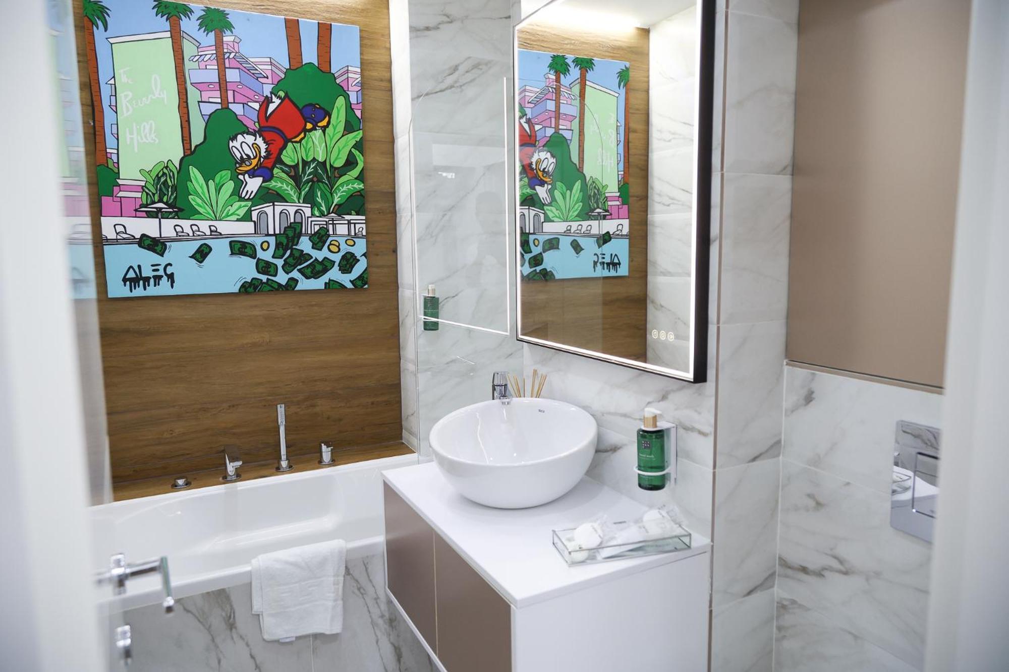 Top Location - Contemporary Parliament View - 2Br Bukares Bagian luar foto
